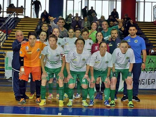 Futsal Femminile: Il Trionfo della Royal Lamezia. Una squadra Calabrese torna in Serie A. Le parole di mister Mauro Raffaele Ragona.