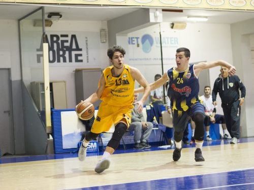Basketball Lamezia Serie B OldWildWest: Ennesimo Under in casa Lamezia. Si tratta di Raffaele Marzullo.