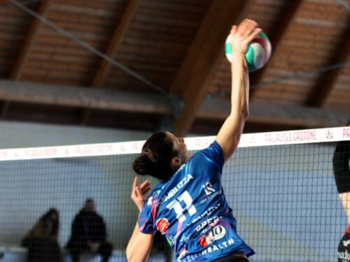 Volley Femminile B2 Girone M2: Impresa della Pallavolo Crotone. Vittoria contro Bari da 0-2 a 3-2.