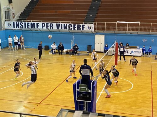 Volley Femminile B1: La Sicom Akademia torna al successo, battuto Modica per 3-1