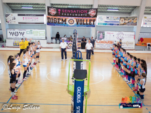 Volley Femminile Serie C: La Stella Azzurra Catanzaro si impone contro la Digem in un match combattuto.