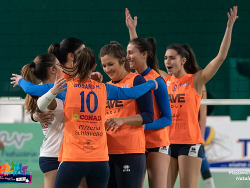 Volley Femminile B2: Impresa della Todo Sport Vibo. Vittoria al Tie-Break contro Accademia Volley Benevento [Photogallery]