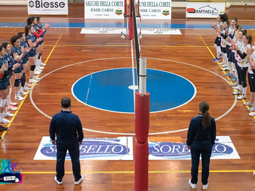 Volley Femminile Serie C: La Raffaele Lamezia Salumi della Corte cade in casa, Paola ringrazia e vince per 1-3 [Photogallery]